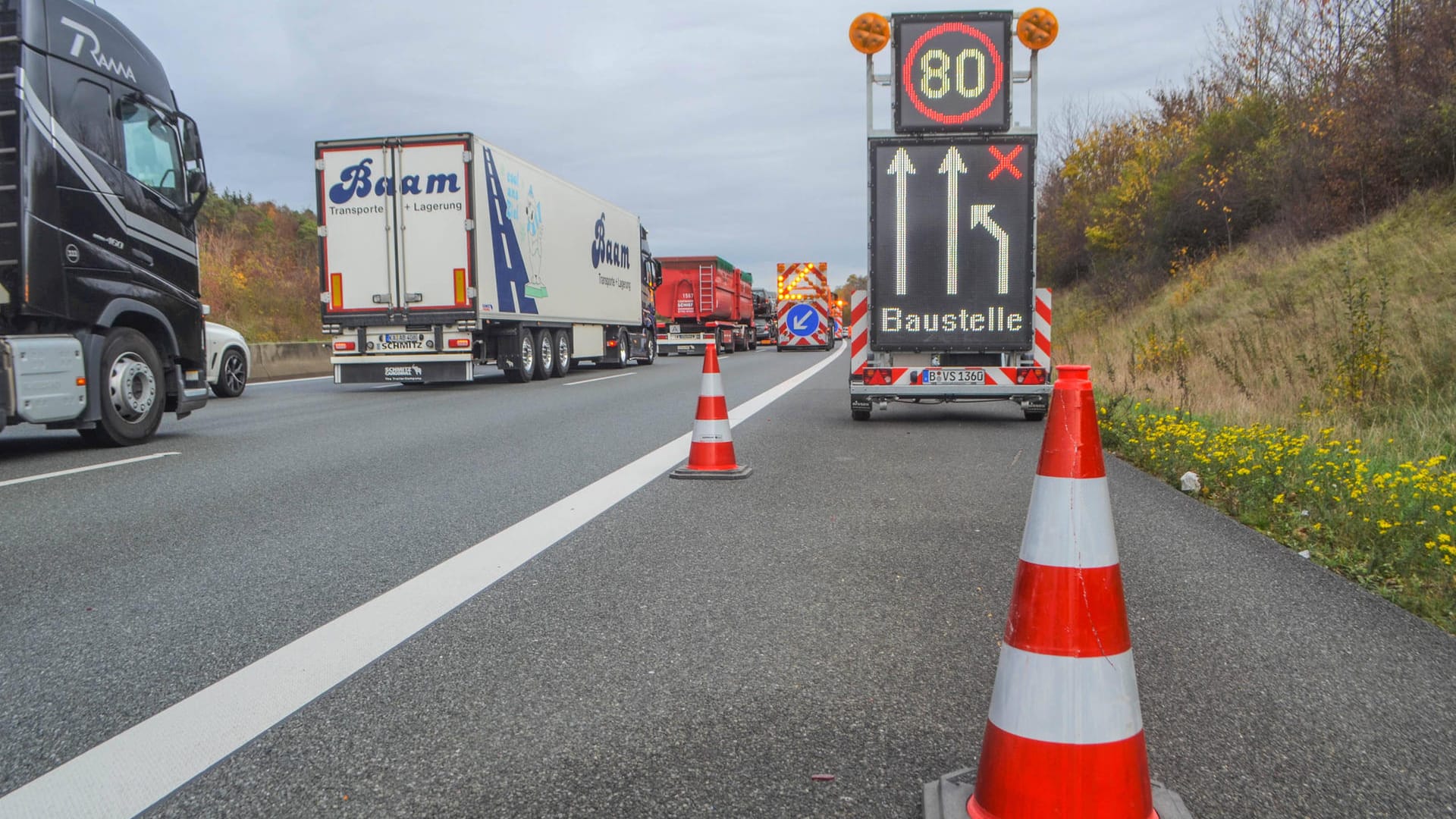 Stau in einer Baustelle: Der ADAC warnt vor einigen Großbaustellen im kommenden Jahr.