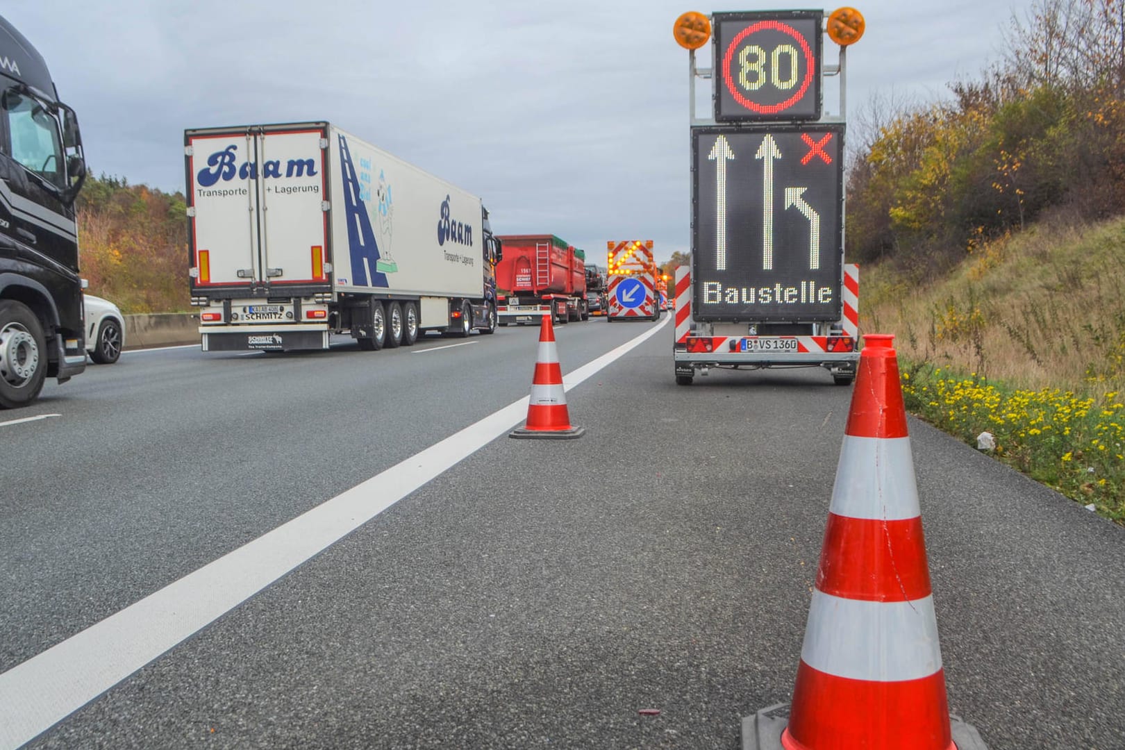 Stau in einer Baustelle: Der ADAC warnt vor einigen Großbaustellen im kommenden Jahr.