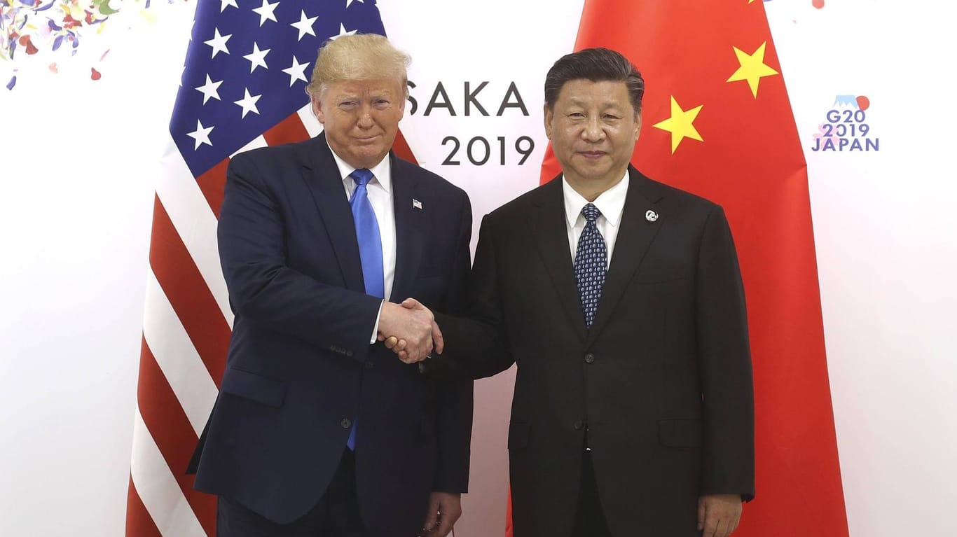 US-Präsident Donald Trump und Chinas Staatschef Xi Jinping (Archivbild): China kam laut Experten besser durch die Corona-Krise als die USA.