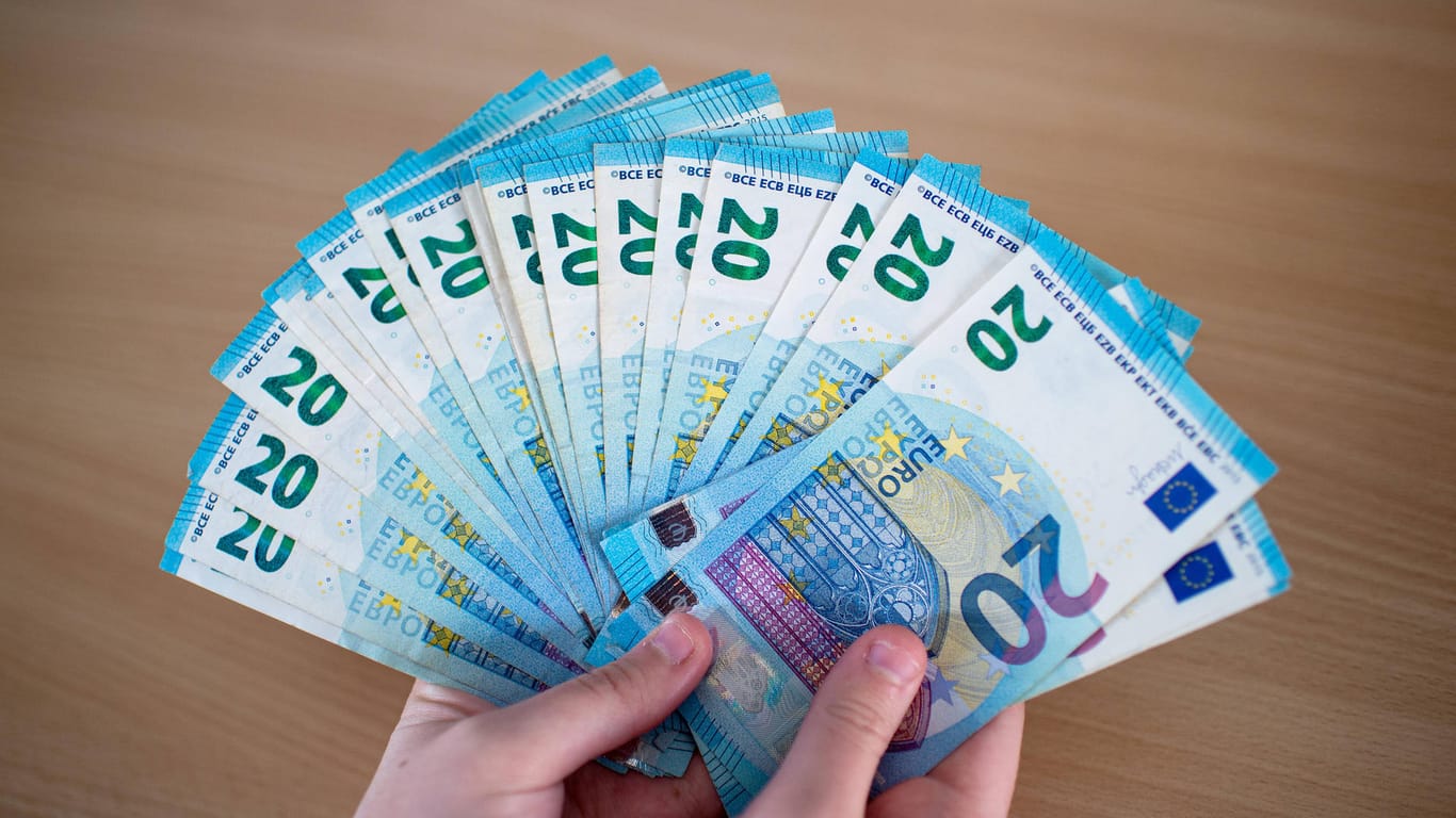 20-Euro-Scheine: Die Geldnoten sollen zum Schutz beschichtet werden.