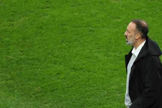 Stuttgarts Trainer Pellegrino Matarazzo nimmt mit seiner Mannschaft nach einer Mini-Weihnachtspause das Training wieder auf.