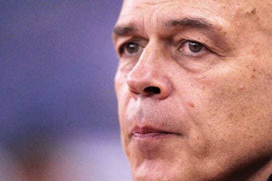 Christian Gross ist in dieser Saison bereits der vierte Chef-Trainer auf Schalke.