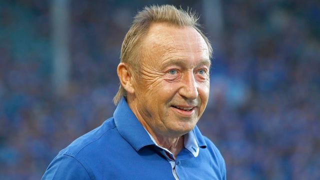 Joachim Streich ist vom Erfolgskurs des 1. Joachim Streich ist vom Erfolgskurs des 1.