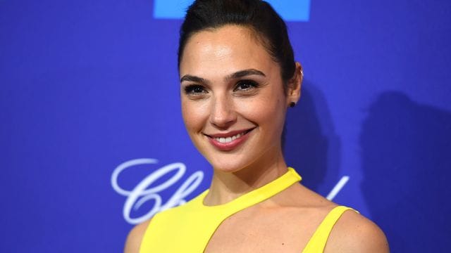 Gal Gadot wird auch in Teil 3 wieder "Wonder Woman" sein. Gal Gadot wird auch in Teil 3 wieder "Wonder Woman" sein.
