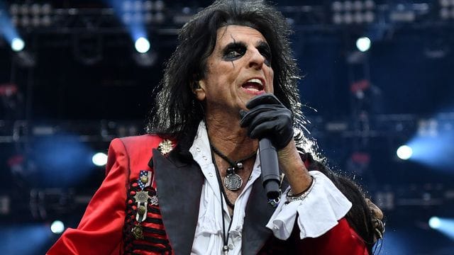 Alice Cooper kehrt zu seinen Wurzeln zurück.