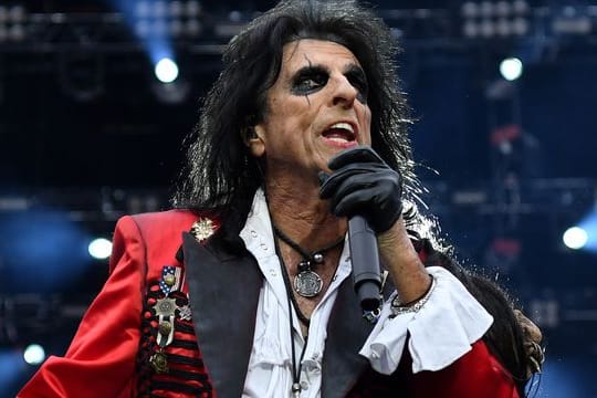 Alice Cooper kehrt zu seinen Wurzeln zurück.