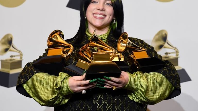 Billie Eilish gewann fünf Grammys und stieg 2020 zum absoluten Superstar auf.