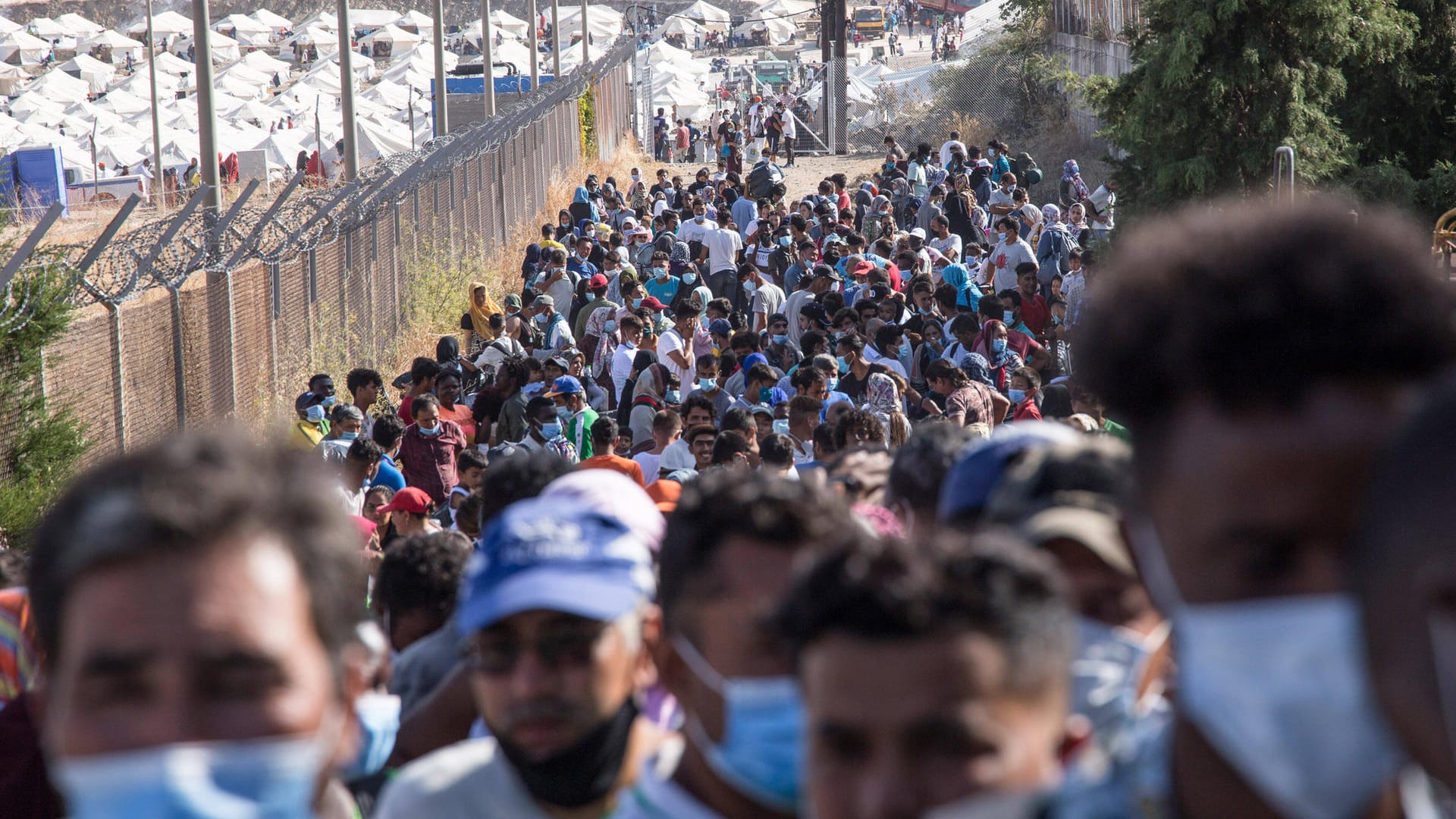 Lesbos: Das UN-Hilfswerk zählt 10 Millionen Menschen mehr auf der Flucht, als letztes Jahr. Lesbos: Das UN-Hilfswerk zählt 10 Millionen Menschen mehr auf der Flucht, als letztes Jahr.