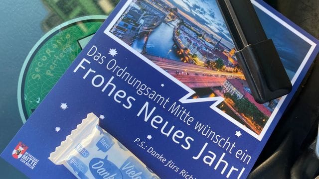 Neujahrskarte mit süßer Überraschung