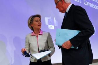 EU-Kommissionschefin Ursula von der Leyen und Chefunterhändler Michel Barnier.