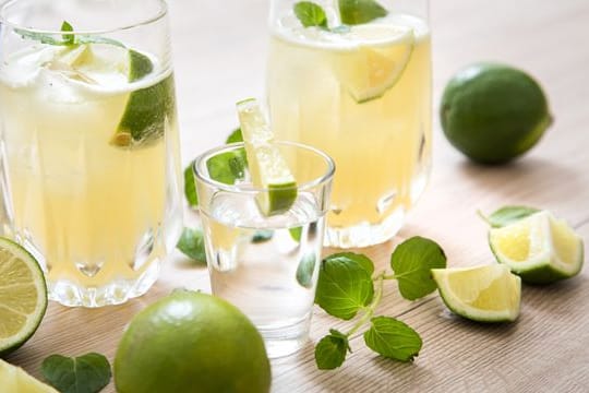 Im Cocktail funktioniert Tequila besonders in Kombination mit Limetten.