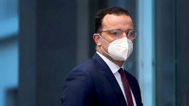 "Mit der generellen Knappheit zu Beginn müssen alle auch vor Ort umgehen": Jens Spahn.