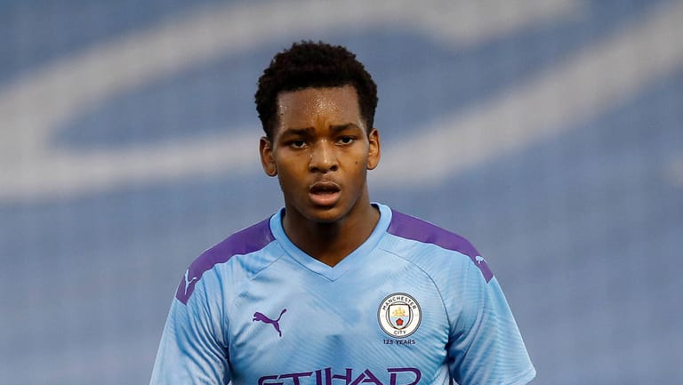 Jayden Braaf: Ist 18 Jahre alt, steht bei Manchester City unter Vertrag und könnte bald schon nach Deutschland wechseln.