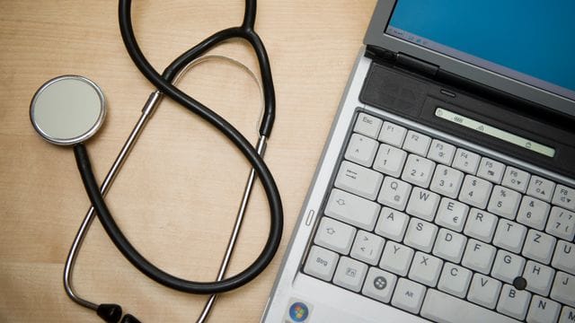 Mit der elektronischen Patientenakte sollen medizinische Unterlagen an einer Stelle digital gebündelt werden. Mit der elektronischen Patientenakte sollen medizinische Unterlagen an einer Stelle digital gebündelt werden.