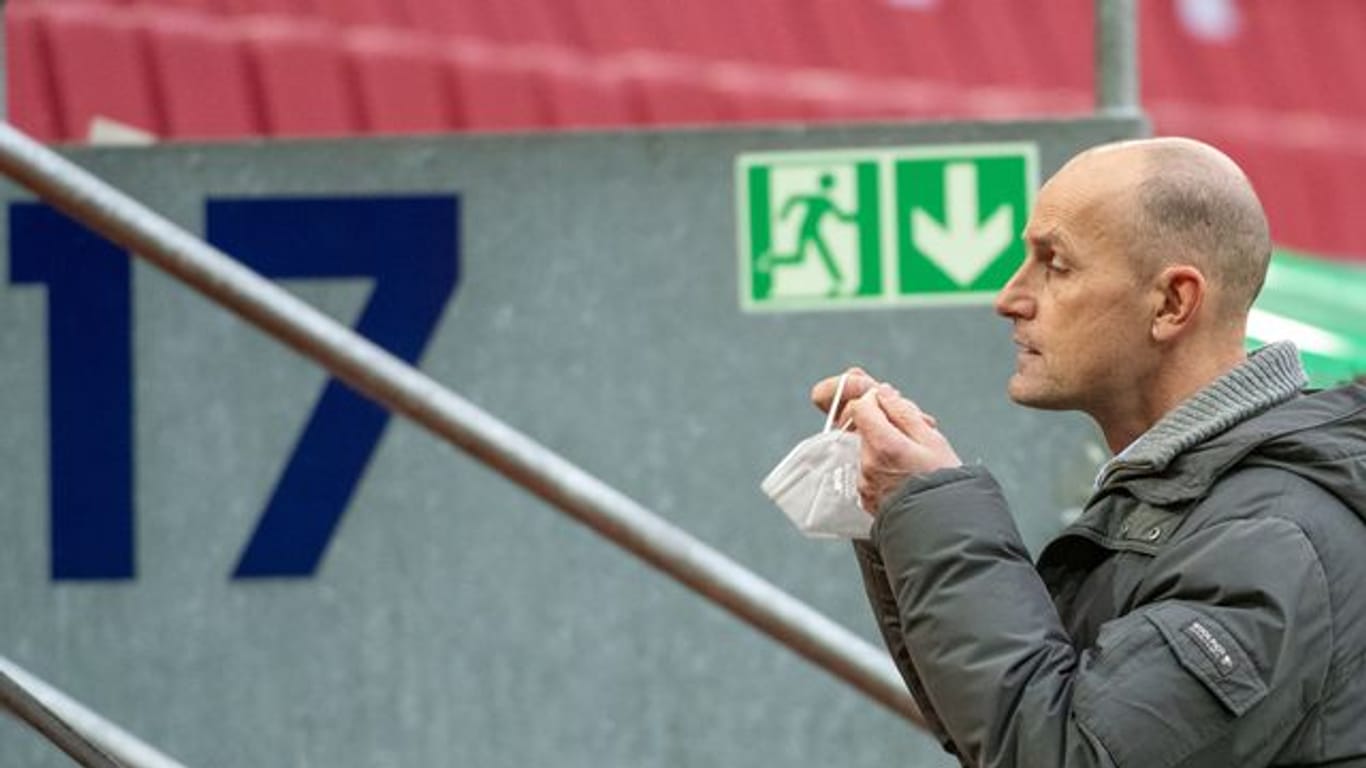 Sehnt sich nach Spielen vor vollen Rängen: FCA-Coach Heiko Herrlich.