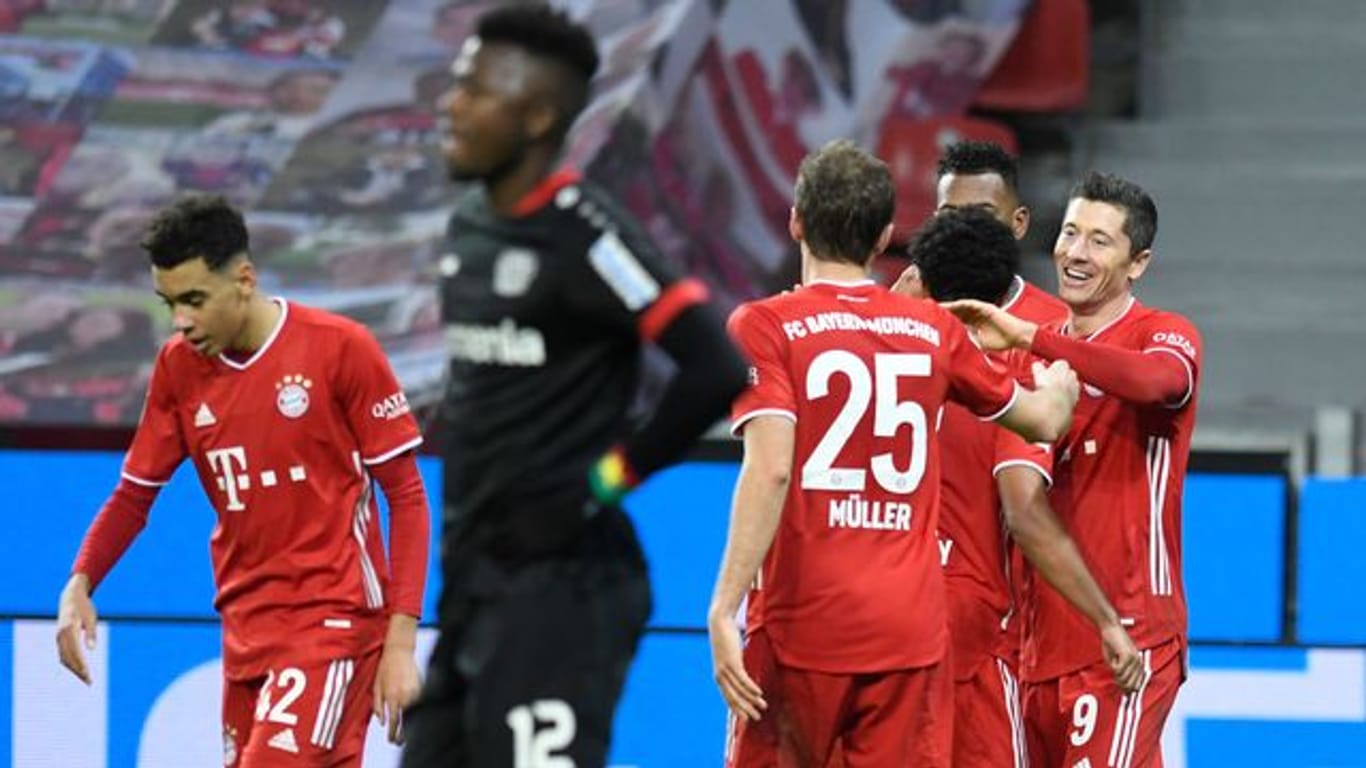 Nach dem Sieg in Leverkusen löste Serienmeister FC Bayern die Werkself als Tabellenführer ab.