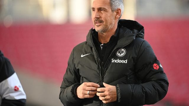 Hat mit seinem Team den kurzen Winterurlaub wieder beendet: Eintracht-Coach Adi Hütter. Hat mit seinem Team den kurzen Winterurlaub wieder beendet: Eintracht-Coach Adi Hütter.