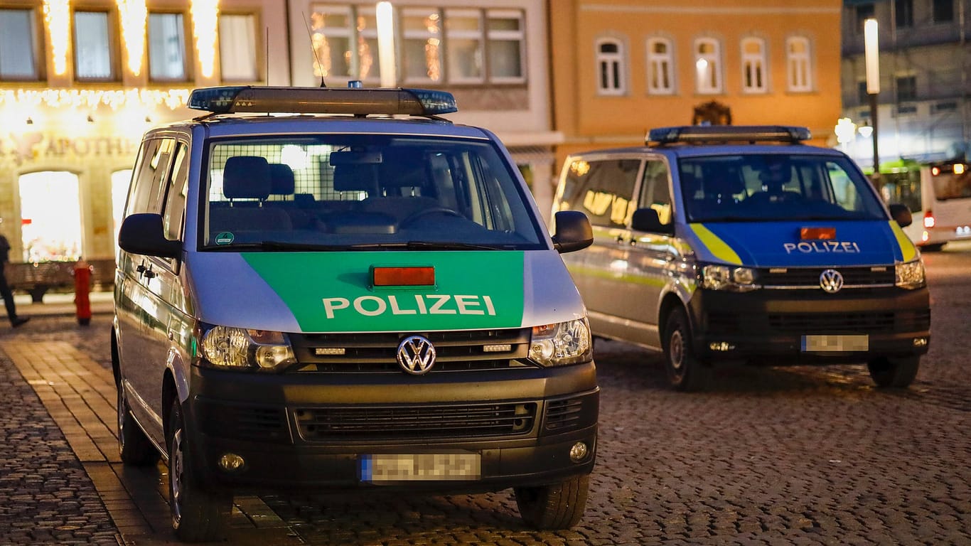 Polizei in Schweinfurt: Einer der Einbrecher konnte verhaftet werden, der andere setzte seine Flucht zu Fuß fort (Symbolbild).