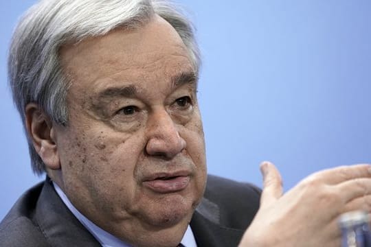 Antonio Guterres, Generalsekretär der Vereinten Nationen, spricht nach der Libyen-Konferenz.