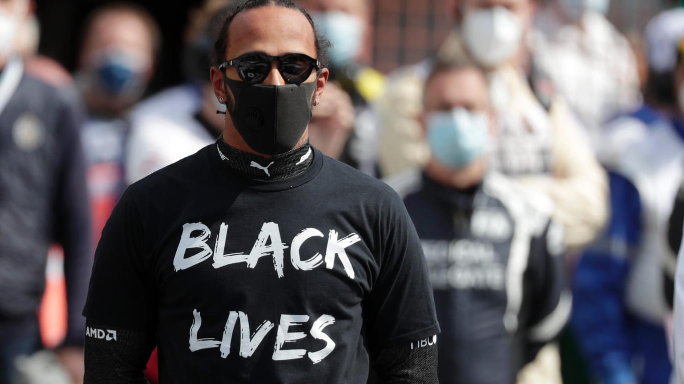 Lewis Hamilton: Der Brite vom Team Mercedes trug vor einem Rennem ein T-Shirt mit der Aufschrift "Black lives Matter".