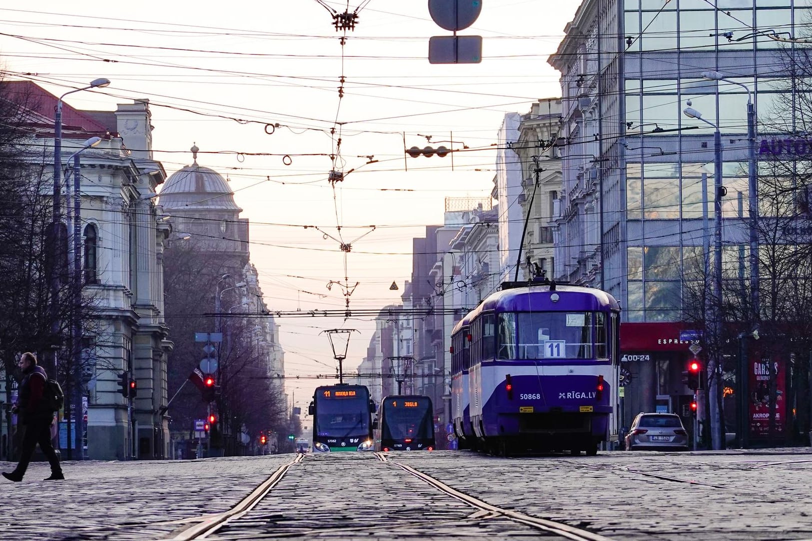 Straßenszene aus Riga: In der lettischen Hauptstadt kam es in der Nacht zu einer schweren Explosion (Symbolbild).