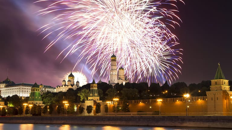 Feuerwerk über Moskau: Am Kreml soll es auch dieses Jahr wieder knallen –trotz Corona (Archivbild).
