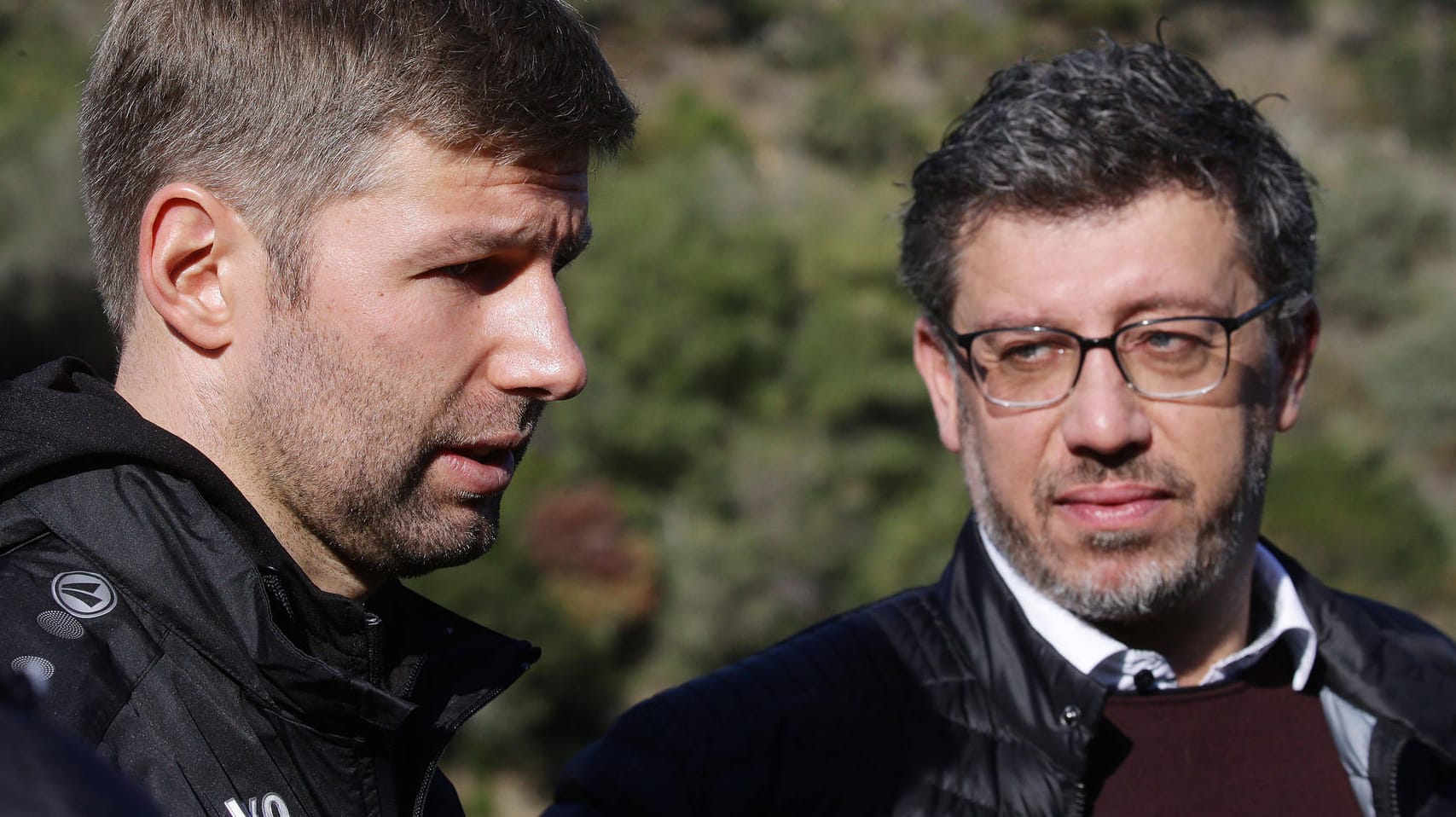 Machtkampf in Stuttgart: VfB-Präsident Claus Vogt (re.) konterte den offenen Brief von Thomas Hitzlsperger. Machtkampf in Stuttgart: VfB-Präsident Claus Vogt (re.) konterte den offenen Brief von Thomas Hitzlsperger.