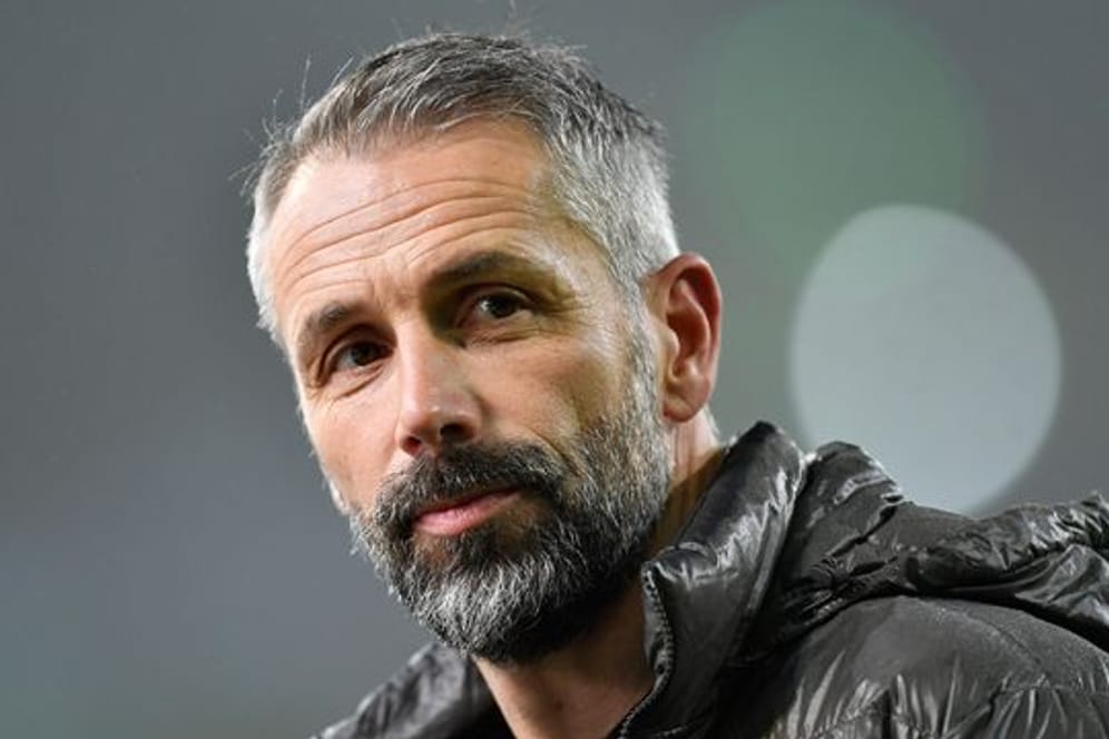 Borussia Mönchengladbachs Trainer Marco Rose hält in der Coronavirus-Pandemie nichts von einer Impfpflicht für Fußball-Profis.