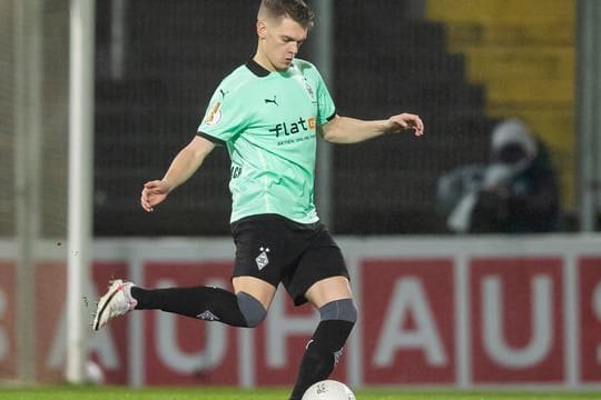 Glaubt nicht, dass Trainer Marco Rose Gladbach nach nur zwei Jahren in Richtung Dortmund verlässt: Matthias Ginter.