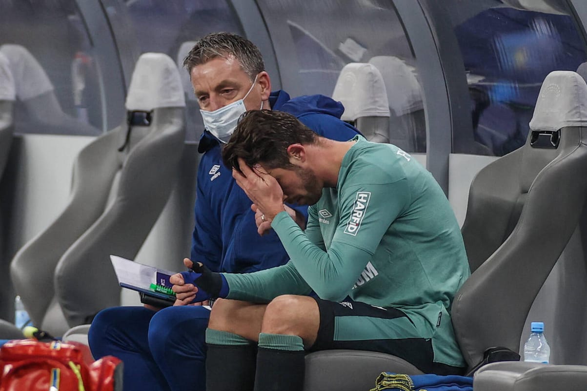 Mark Uth: Der Schalke-Stürmer zeigt sich besorgt um den Zustand seines Teams.