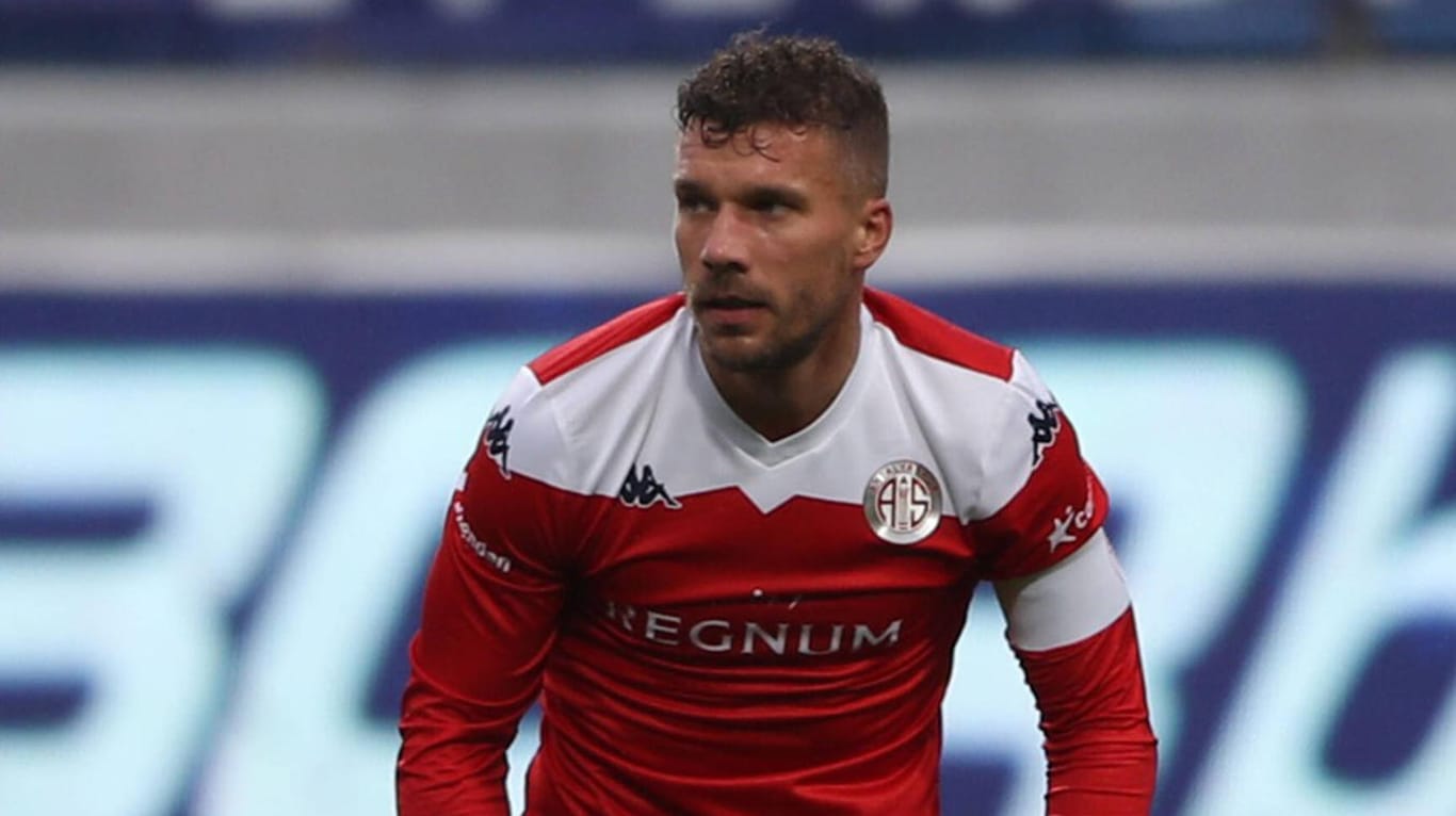 Lukas Podolski: Der Ex-Nationalspieler hat Ärger mit den Fans seines Klubs, Antalyaspor.