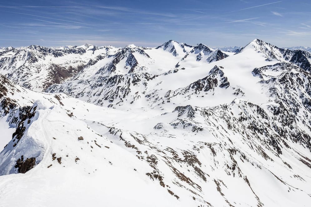 Der Schnalstaler Gletscher: Zwei Skifahrer sind bei einem Lawinenunglück ums Leben gekommen. (Archivbild)
