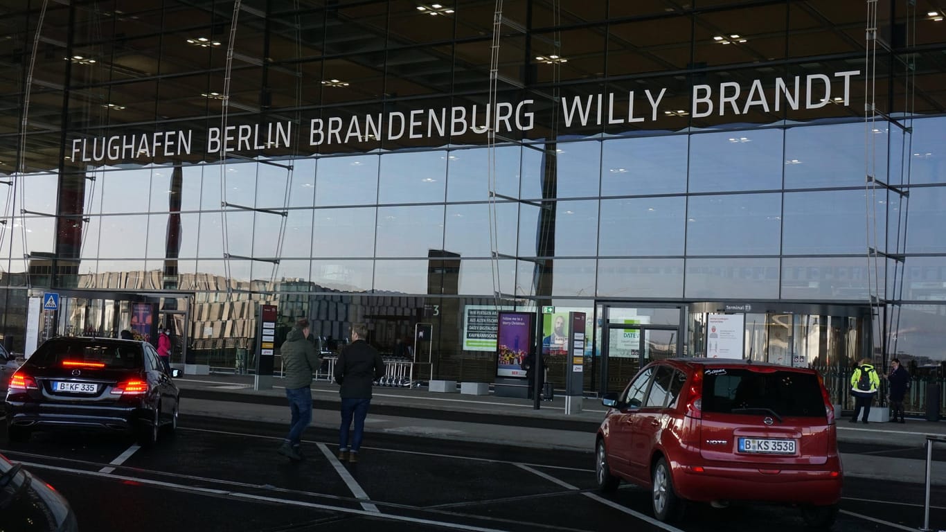 Flughafen BER: Trotz des reibungslosen Starts wird es wohl dauern, bis hier wieder Normalität eintritt.