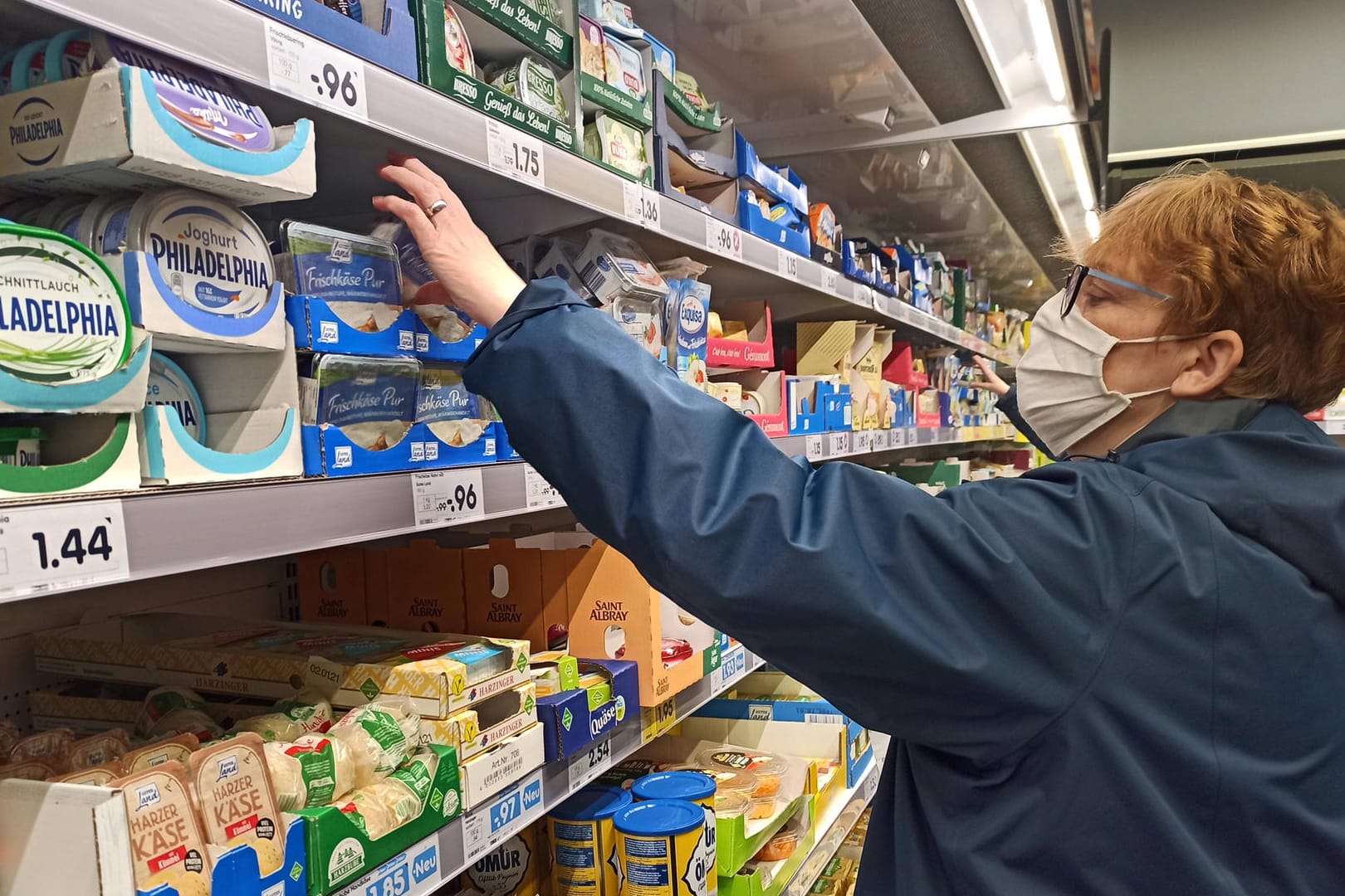 Einkauf in einem Supermarkt (Symbolbild): Seit Januar gelten wieder die alten Sätze bei der Mehrwertsteuer.