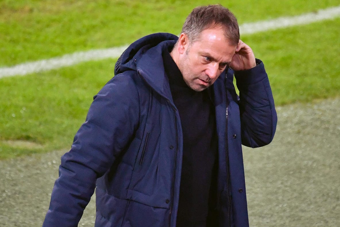 Bayern-Trainer Hansi Flick: Seine Mannschaft geriet gegen Mainz zum achten Mal in Folge mit 0:1 in Rückstand.
