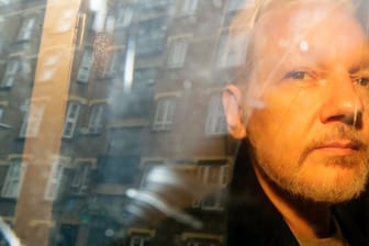 Archivfoto von Julian Assange, Mai 2019: Ein Gericht hat seine Auslieferung an die USA vorerst gestoppt.