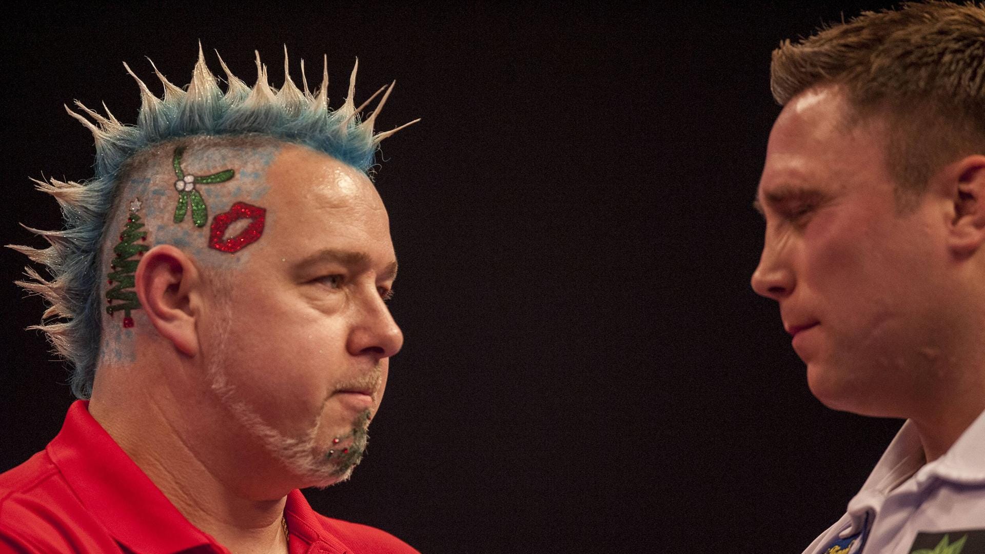 Peter Wright (re.) und Gerwyn Price (li.): Bei seiner ersten WM 2015 flog Price mit 0:3 gegen Peter Wright aus dem Turnier.