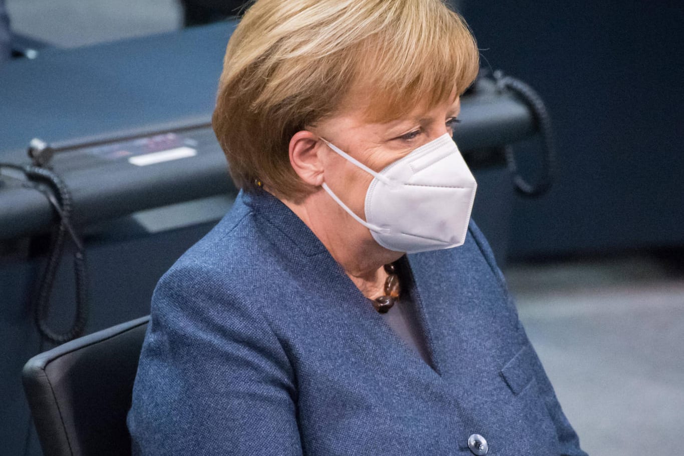 Angela Merkel im Bundestag: Was entscheidet die Bundeskanzlerin mit den Ministerpräsidenten am Dienstag?
