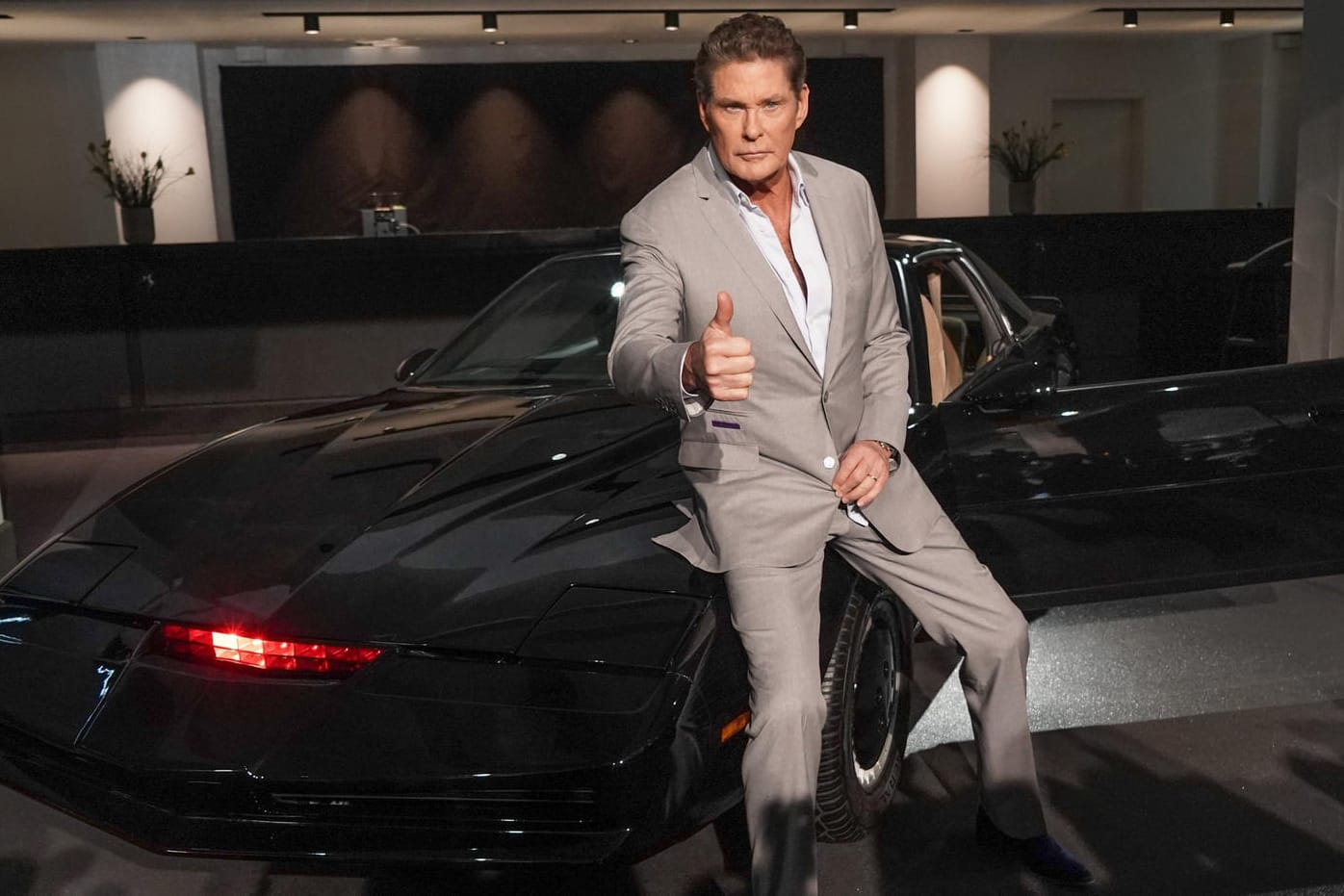 David Hasselhoff: Der "Knight Rider"-Star bringt sein Kultauto K.I.T.T. unter den Hammer.