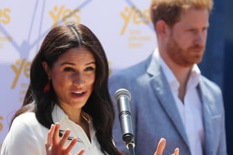 Herzogin Meghan und Prinz Harry: Laut seiner Biografin hat sich der Queen-Enkel nach dem "Megxit" stark verändert.