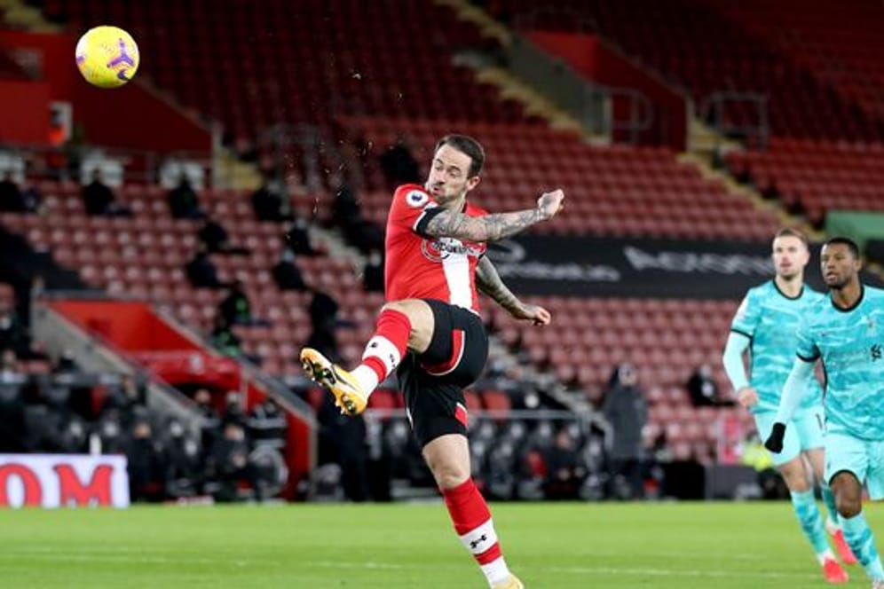 Danny Ings (M) schoss Southampton gegen den FC Liverpool früh zum Sieg.