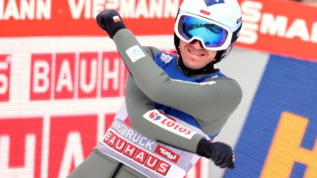 Steht vor seinem dritten Gesamtsieg bei der Vierschanzentournee: Kamil Stoch.