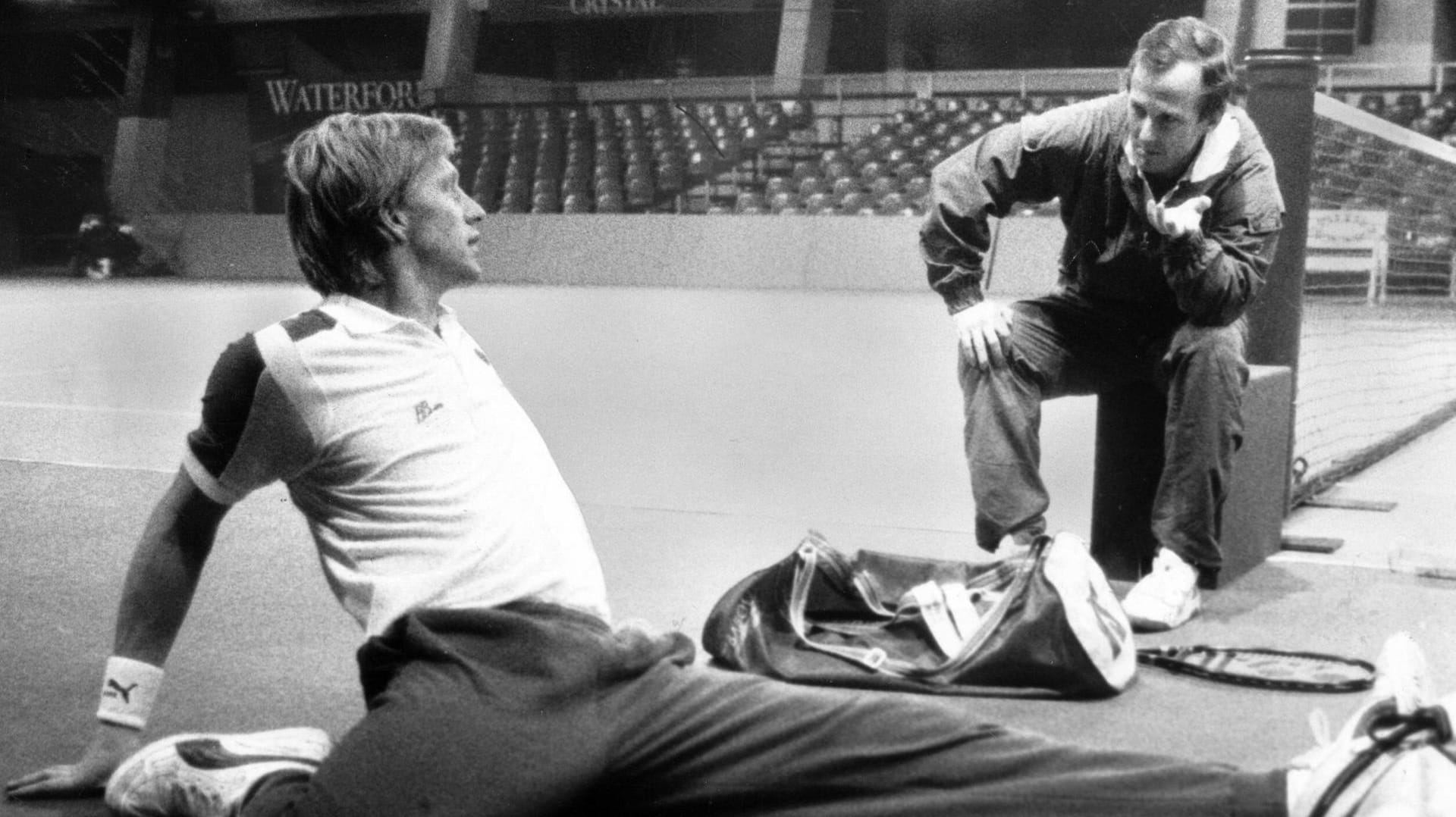 Boris Becker mit seinem Trainer Bob Brett 1987 (Archivbild): Brett coachte Becker zum Wimbledon-Sieg.