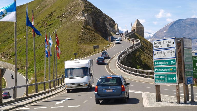 Reiseverkehr in den Alpen: Die Großglockner-Hochalpenstraße zählt zu den beliebtesten Panoramastraßen Österreichs.