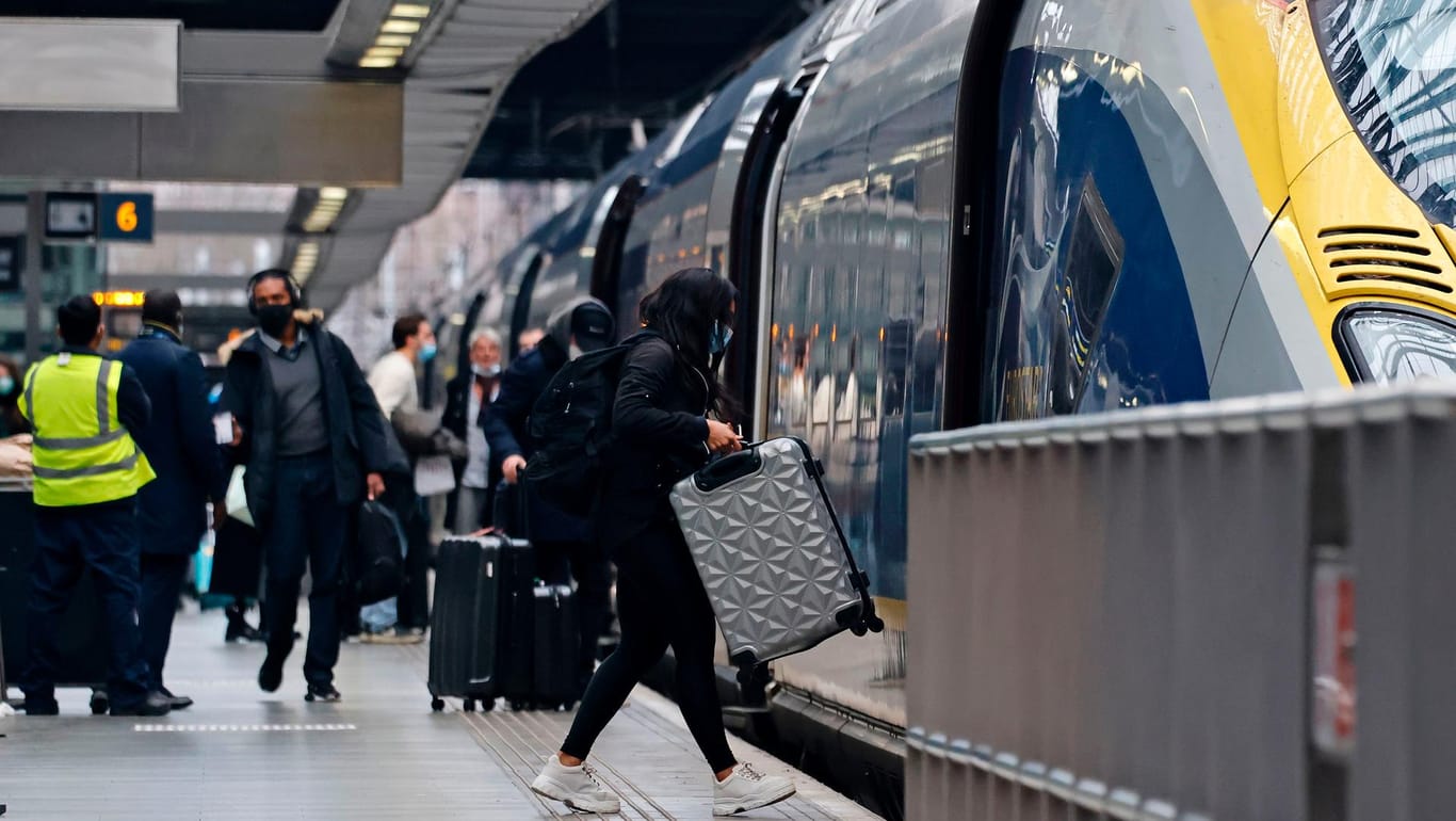 Die St. Pancras International Station in London: Eine Abgeordnete reiste im Zug trotz positivem Corona-Bescheid (Symbofoto).
