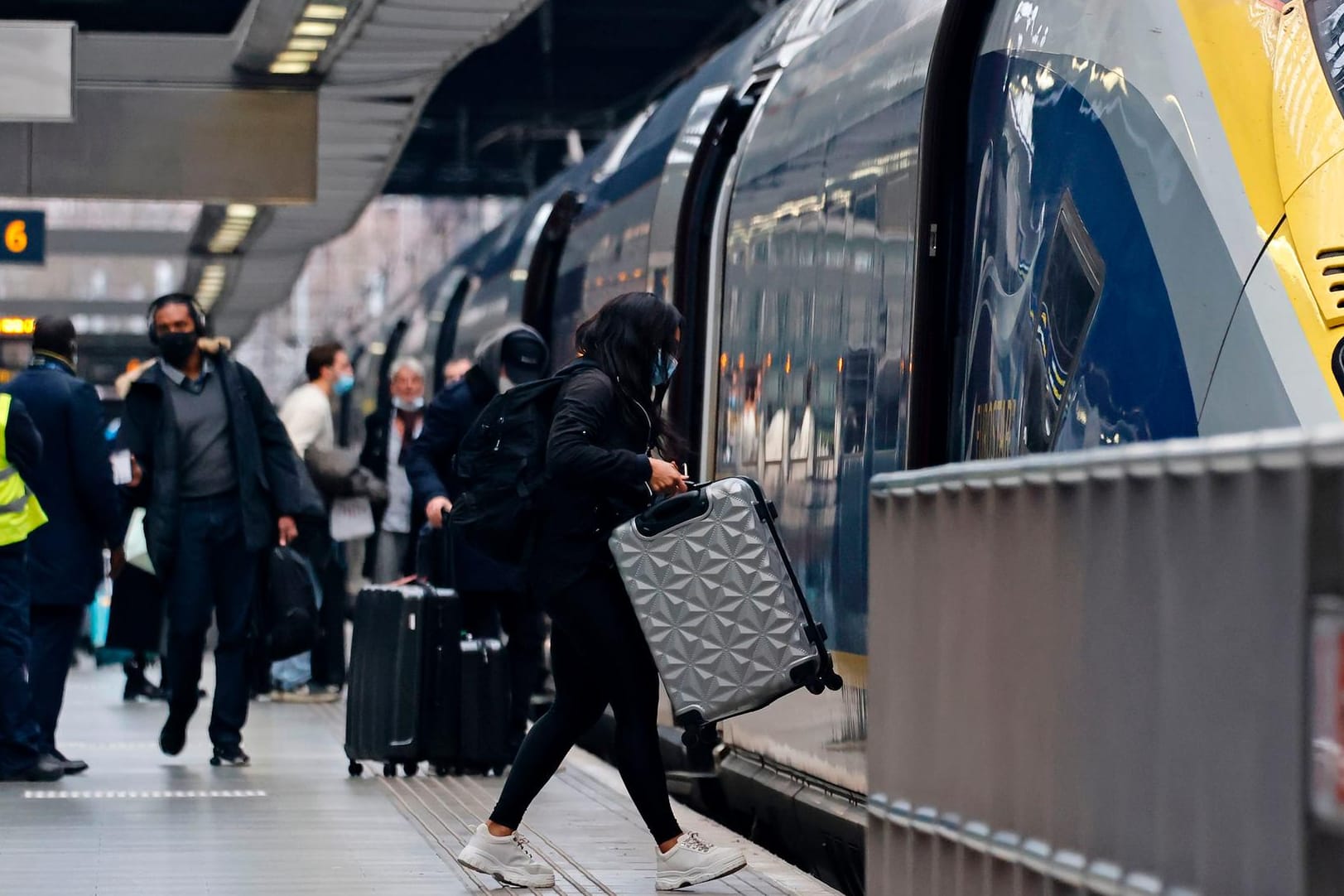 Die St. Pancras International Station in London: Eine Abgeordnete reiste im Zug trotz positivem Corona-Bescheid (Symbofoto).