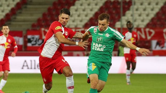 Dominik Szoboszlai (l) in Aktion.