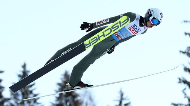 Springt Kamil Stoch in Bischofshofen zu seinem dritten Gesamtsieg der Vierschanzentournee?.