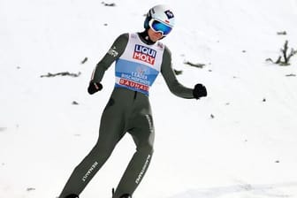 Steht vor seinem dritten Gesamtsieg bei der Vierschanzentournee: Kamil Stoch.