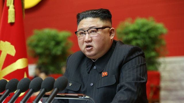 Die Ziele des 2016 aufgestellten Fünf-Jahres-Entwicklungsplans seien "in fast allen Bereichen" verfehlt worden, sagt Kim Jong Un.